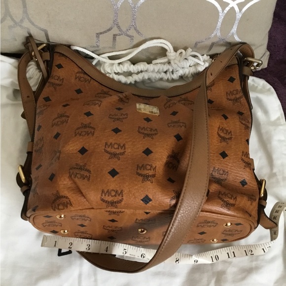 MCM Vistas Cognac Large Shoulder Bag With MCM Lock & Key - Picture 4 of 13